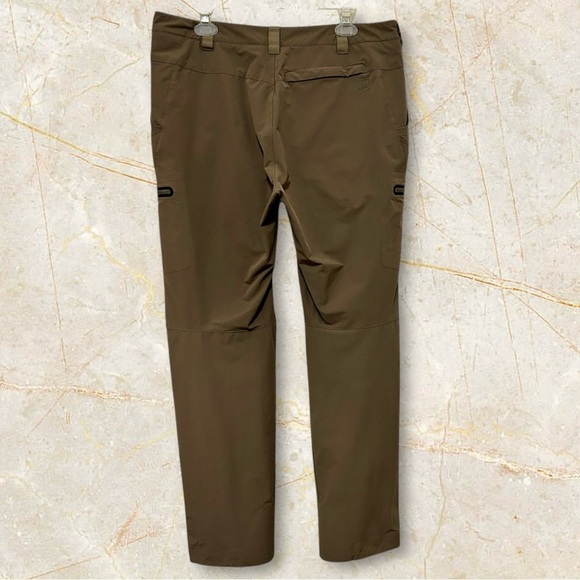 REI Men's Brown Cargo Pants. Size 36 x 32 - Picture 2 of 7